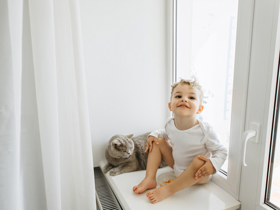 Омбудсмен: с начала года в Подмосковье из окон выпало 111 детей