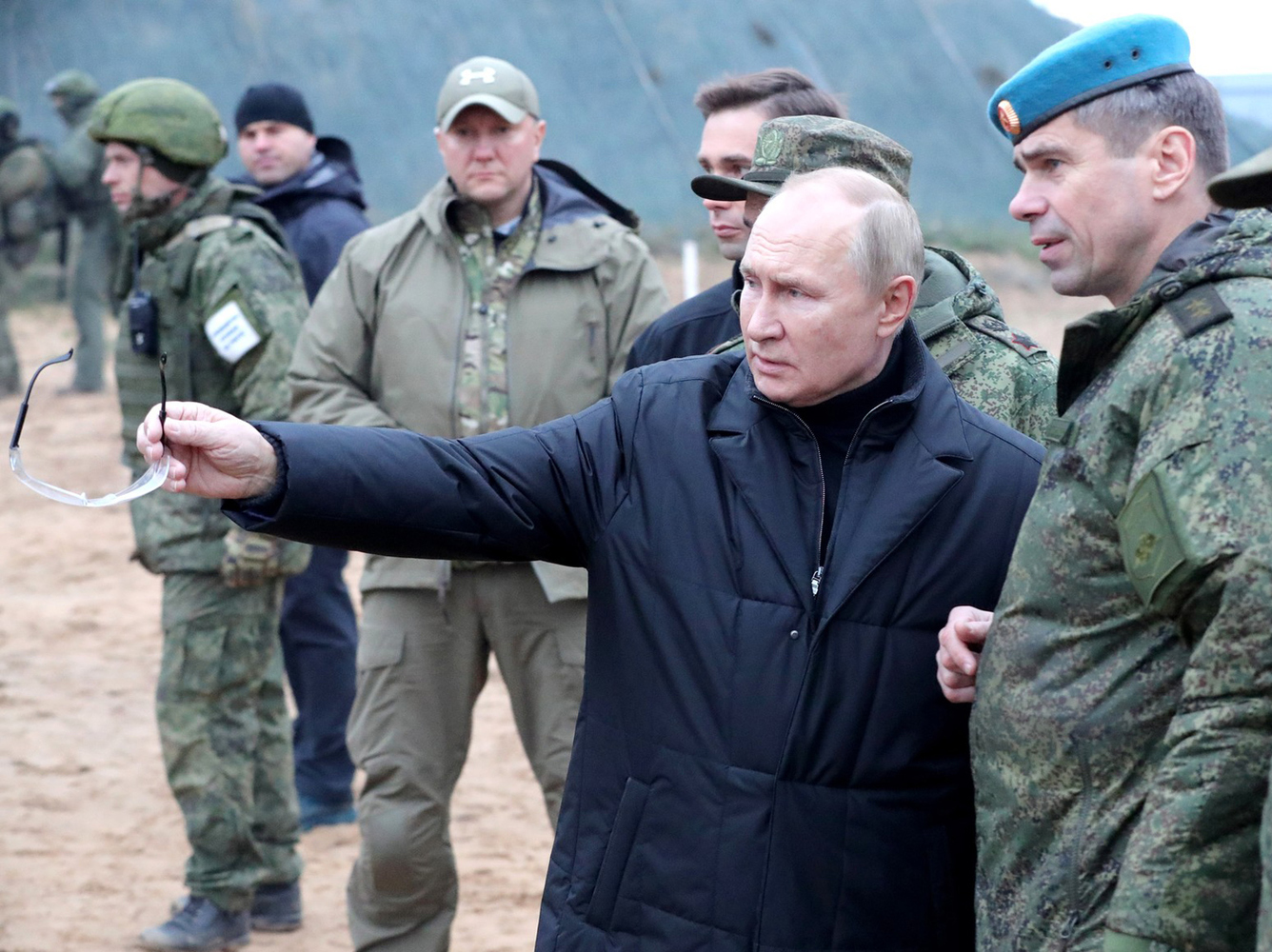 Кадры Путина и Шойгу на полигоне: проверили мобилизованных, президент стрелял