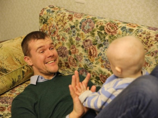 В Волгограде прислали повестку отцу-одиночке с маленьким сыном-инвалидом