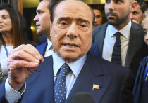 Победившая на недавних парламентских выборах в Италии коалиция правых партий оказалась в затруднительном положении из-за комментариев  Сильвио Берлускони по поводу конфликта на Украине