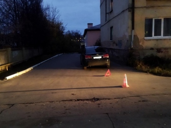 В Орле мужчина наехал на маму с ребёнком