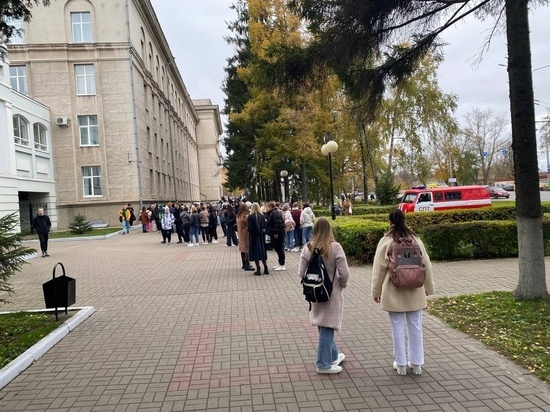 В Курске из-за задымления в сельхоакадемии эвакуировали людей и отменили занятия