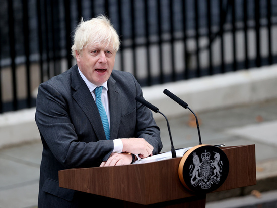 Британские букмекеры назвали Джонсона фаворитом на пост премьер-министра