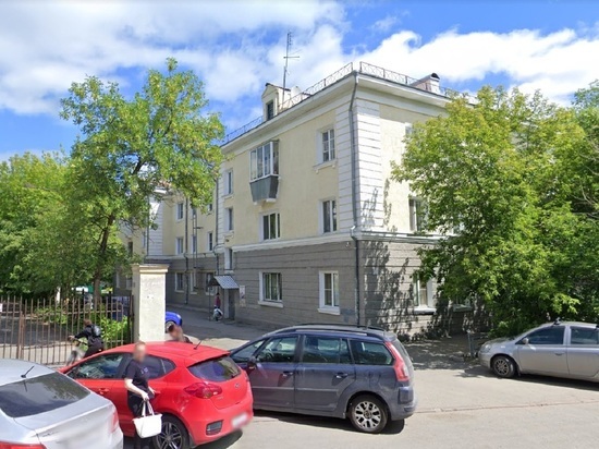 Мужчина сломал об голову пенсионерки ящик с виноградом в Екатеринбурге