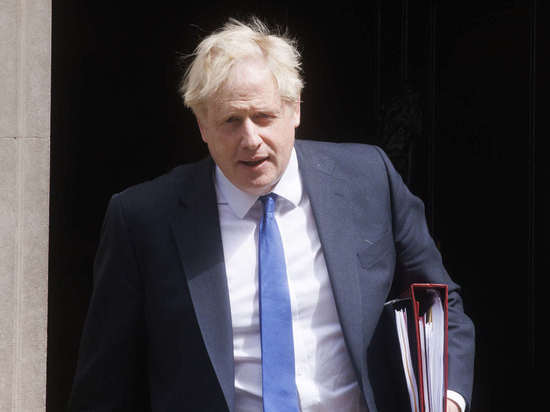 Украинский кабмин удалил пост в Twitter в поддержку Бориса Джонсона