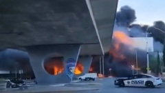 В Мексике поезд протаранил бензовоз: кадры пожара