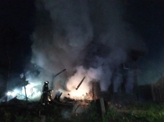 Под утро в Ивановской области сгорел большой частный дом