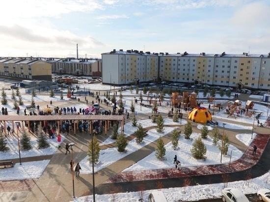 Площадка со скейт-парком, тренажерами и качелями открылась в Коротчаево