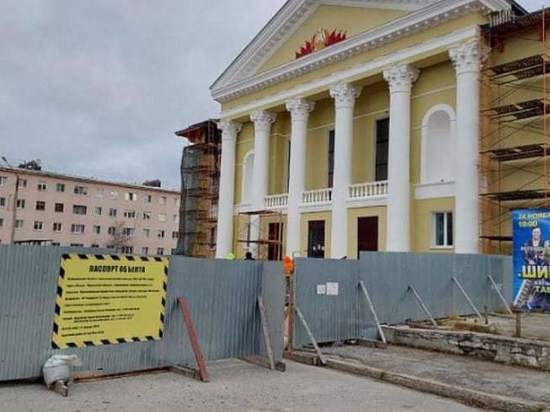 Глава Минстроя попросила ускорить ремонт больницы в Кандалакше