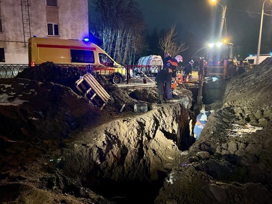 Двух человек насмерть засыпало землей на стройке канализации в Мурманске