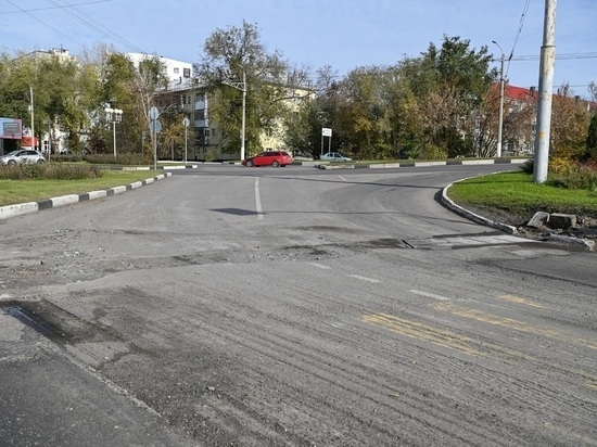 В Белгороде по улице Победы продолжают ремонтировать автодорогу