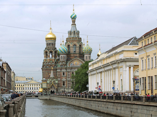 В Петербурге эвакуировали 150 человек из Спаса на Крови из-за угрозы минирования