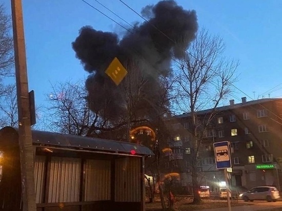 Появилось видео с места падения самолета на дом в Иркутске