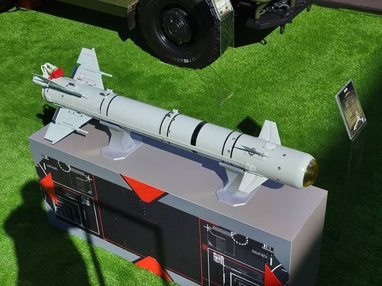 Влетела в форточку: появились кадры применения против ВСУ ракеты «Изделие 305»