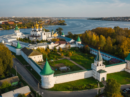 Губернатор Кировской области отменил плановый отпуск и уехал в Кострому