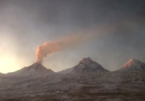 Вулкан Безымянный выбросил пепел на высоту до 10 километров