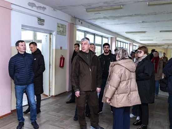 Алексей Логвиненко проверил ход капремонта в двух учебных учреждениях Ростова