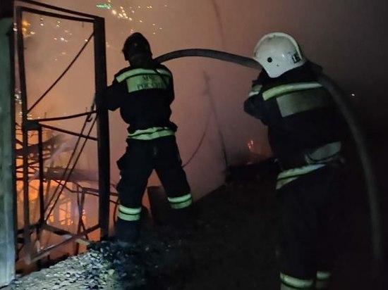 В Сочи при пожаре в частном доме пострадал человек
