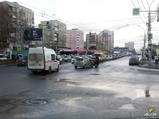 ДТП с участием скорой произошло в Новосибирске
