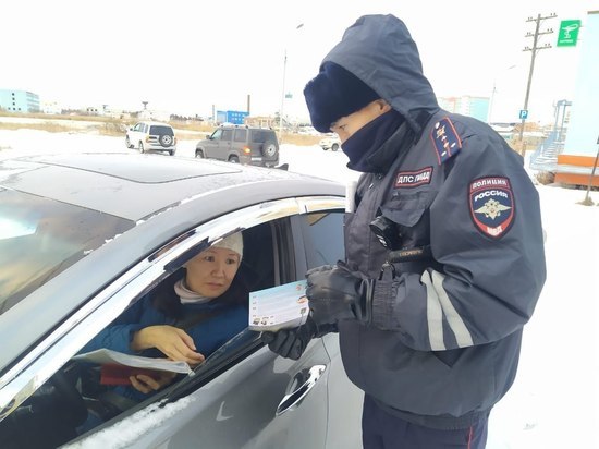 В Якутске проверили наличие детских автокресел у водителей