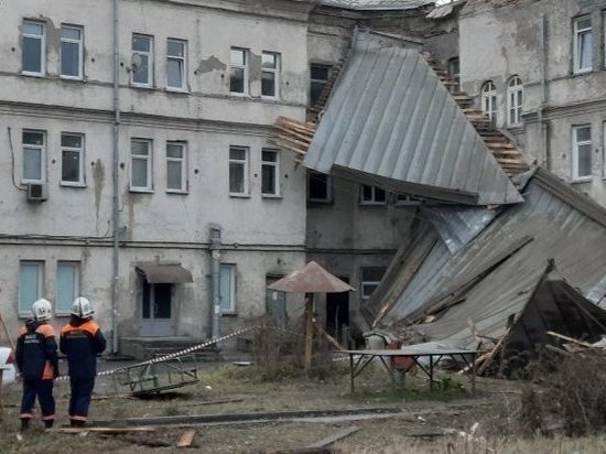 В Новосибирске прокуратура раскритиковала действия чиновников после срыва кровли в общежитии