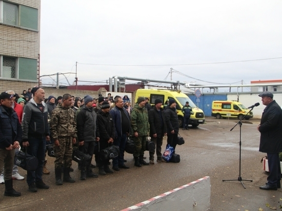 Из Заинска отправили в Казань мобилизованных