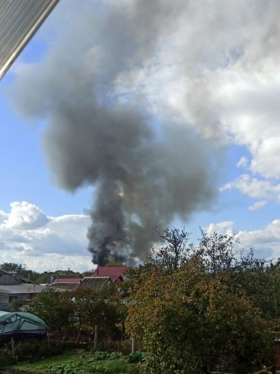 В станице Елизаветинская в Краснодаре вспыхнуло частное домовладение