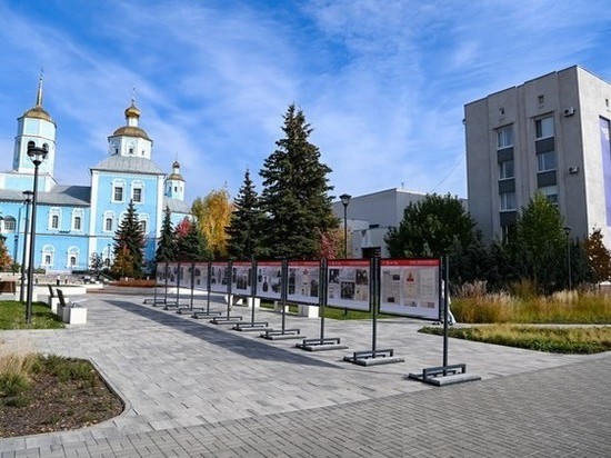 В Белгороде под открытым небом работает выставка «Парад Победы»