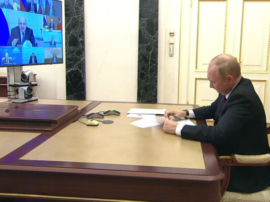 Путин призвал чиновников «не прятаться за формальностями» при работе в условиях СВО