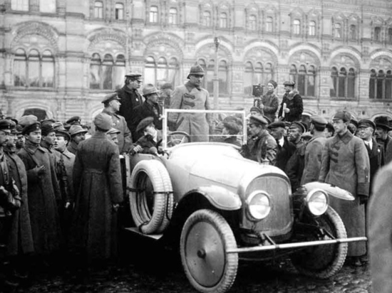 История первого советского автомобиля: назывался quot;Промброньquot;, выпустили четыре штуки