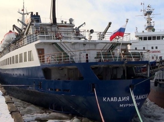 Погода повлияла на расписание теплохода «Клавдия Еланская»