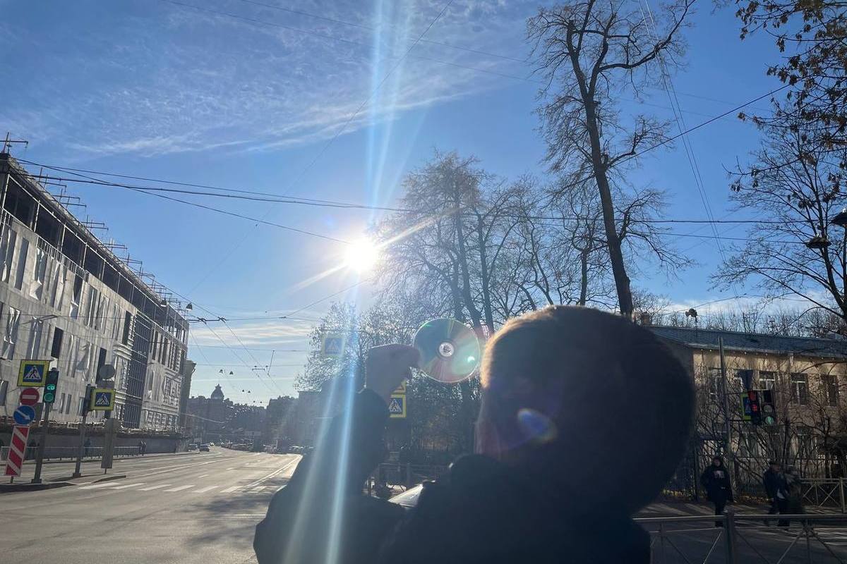 Солнечное затмение в петербурге когда будет. Затмение в Петербурге. Затмение 25 октября Петербург. Солнечное затмение 25 октября. Затмение 25 октября фото.