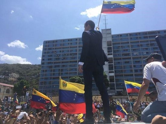 СМИ: венесуэльский оппозиционер Гуаидо теряет поддержку США