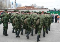 Из Бийска отправились 98 добровольцев и мобилизованных граждан в мотострелковую военную часть Оренбургской области