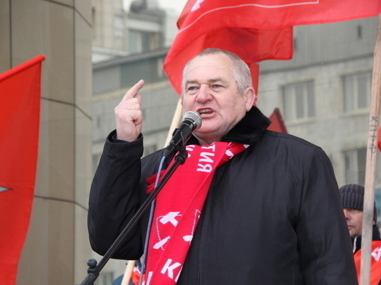 Гайдук цитировал Ленина на выход Берга из КПРФ: «Политические проститутки»