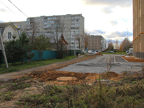 В Рыбинске спасают жильцов сразу нескольких частных домов, которые оказались заблокированными из-за строительства многоэтажки