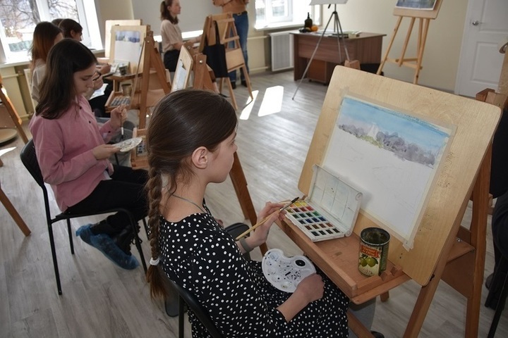Костромская область вошла в топ-10 областей по числу детей, получающих художественное образование