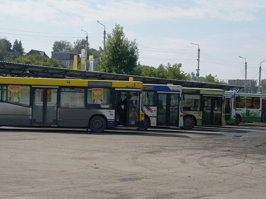 Хотим 60, но согласны на два-три: перевозчики опять просят поднять цены на проезд в общественном транспорте Барнаула