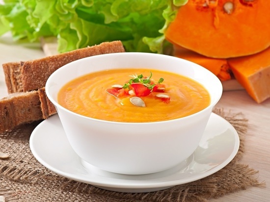 Сырный крем-суп с курицей: вкусная замена надоевшим щам и борщам