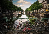 Назвавшийся путешественником во времени пользователь TikTok заявил, что в следующем году столица Нидерландов будет разрушена.