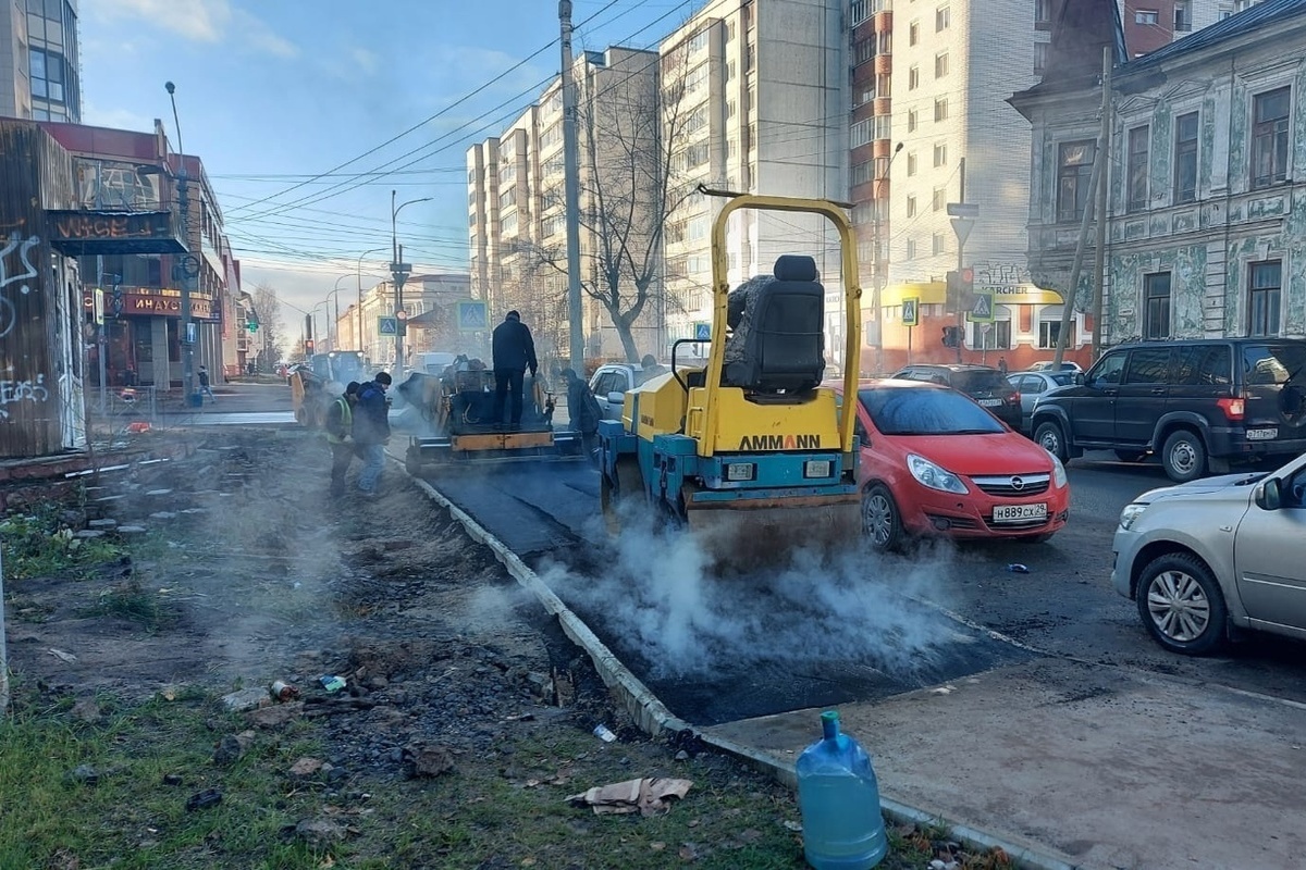 В Архангельске ремонтируют «убитые» тротуары - МК Архангельск