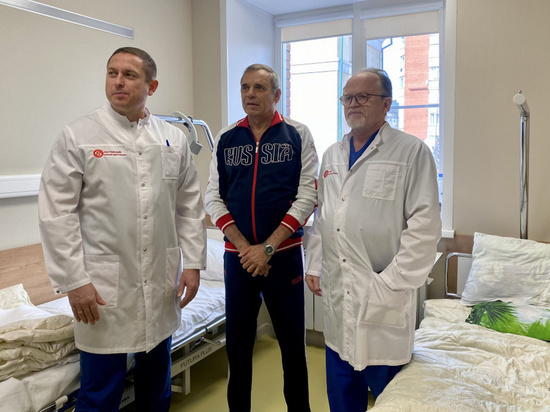 Хирурги из Новосибирска прооперировали космонавта Михаила Корниенко