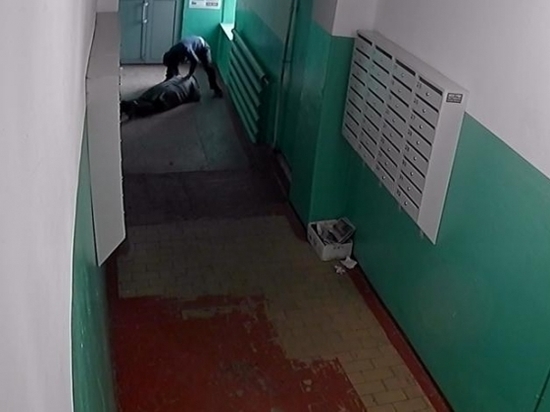 Стало известно состояние пенсионерки после нападения мужчины с ножом в Омске