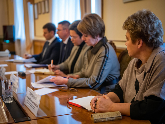 Алексей Островский провел совещание по вопросам возрождения и развития сел в Смоленской области