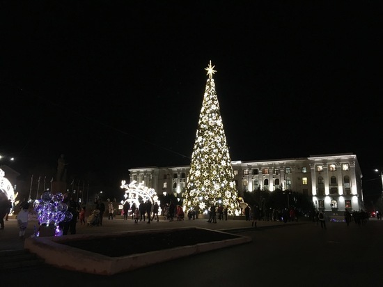 Отказ от новогодних украшений позволит Ялте сэкономить 30 млн рублей