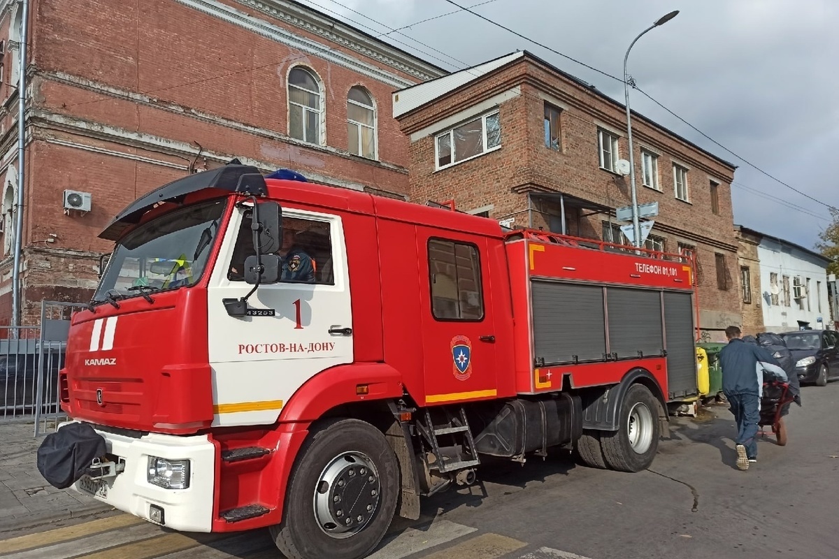 В Новочеркасске обрушился балкон в частном доме, трое пострадали - МК  Ростов-на-Дону