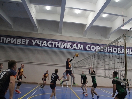 В Хабаровске в спортивном комплексе УМВД России прошел турнир по волейболу