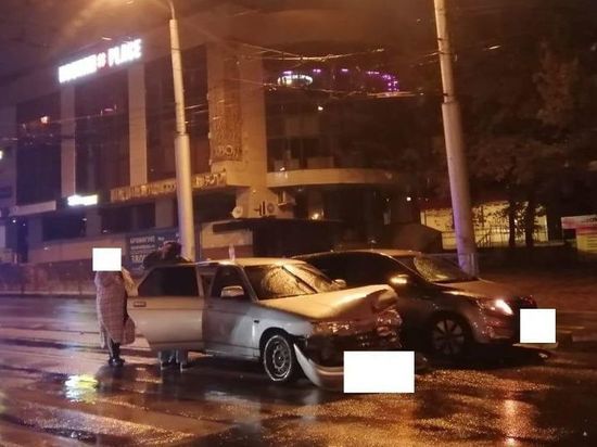 В Ставрополе пьяный водитель протаранил на перекрёстке иномарку