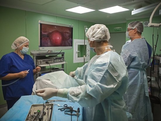 Краснодарские гинекологи удалили 18-сантиметровую опухоль 22-летней пациентке