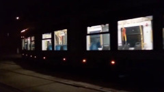 В домах нет света, трамваи ходят: видео с вечерних улиц Киева